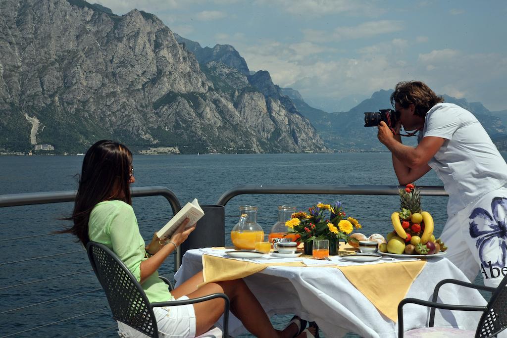 Hotel Sailing Center Malcesine Buitenkant foto