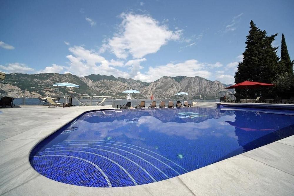 Hotel Sailing Center Malcesine Buitenkant foto