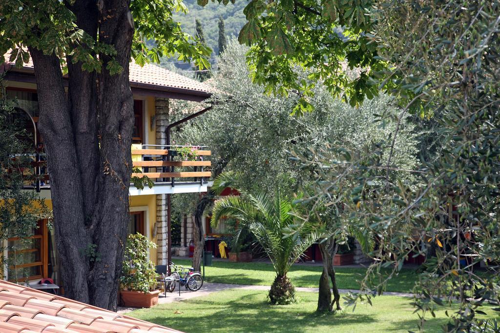 Hotel Sailing Center Malcesine Buitenkant foto