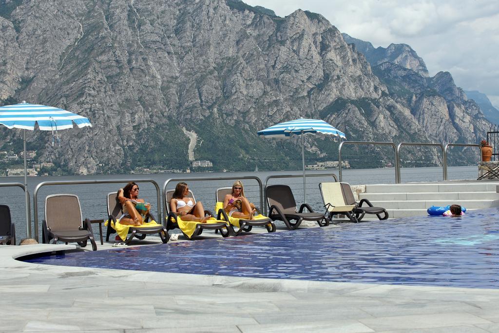 Hotel Sailing Center Malcesine Buitenkant foto
