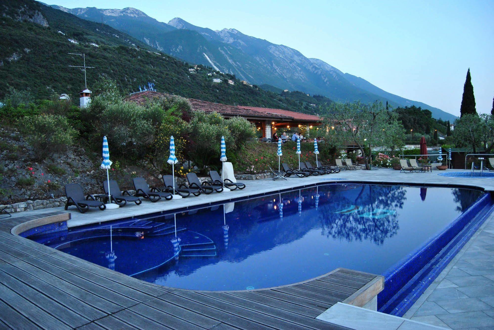 Hotel Sailing Center Malcesine Buitenkant foto